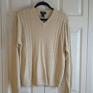 Dockers light weight sweater size medium